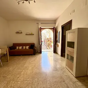Appartamento Via Lata, Brindisi